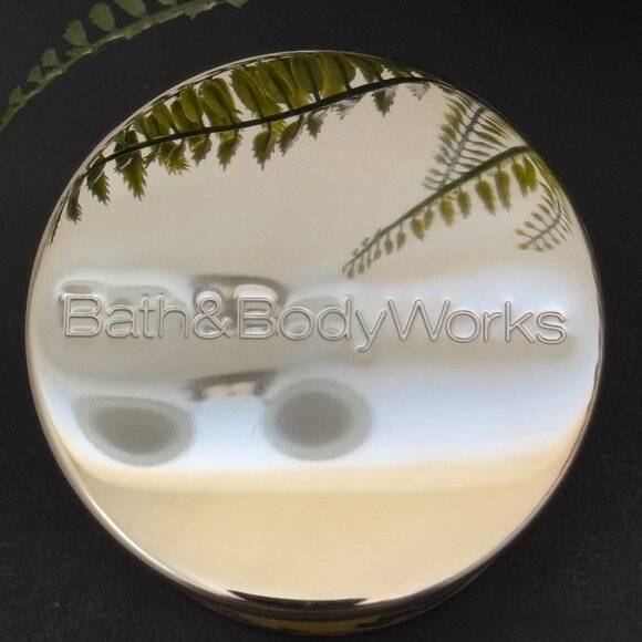 BBW Backyard Honeysuckle Bath & Body Works 3 Wick Candle - Picture 8 of 10